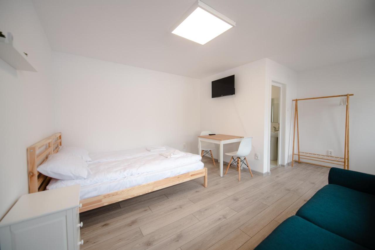 Pixel Guesthouse Tîrgu Secuiesc المظهر الخارجي الصورة