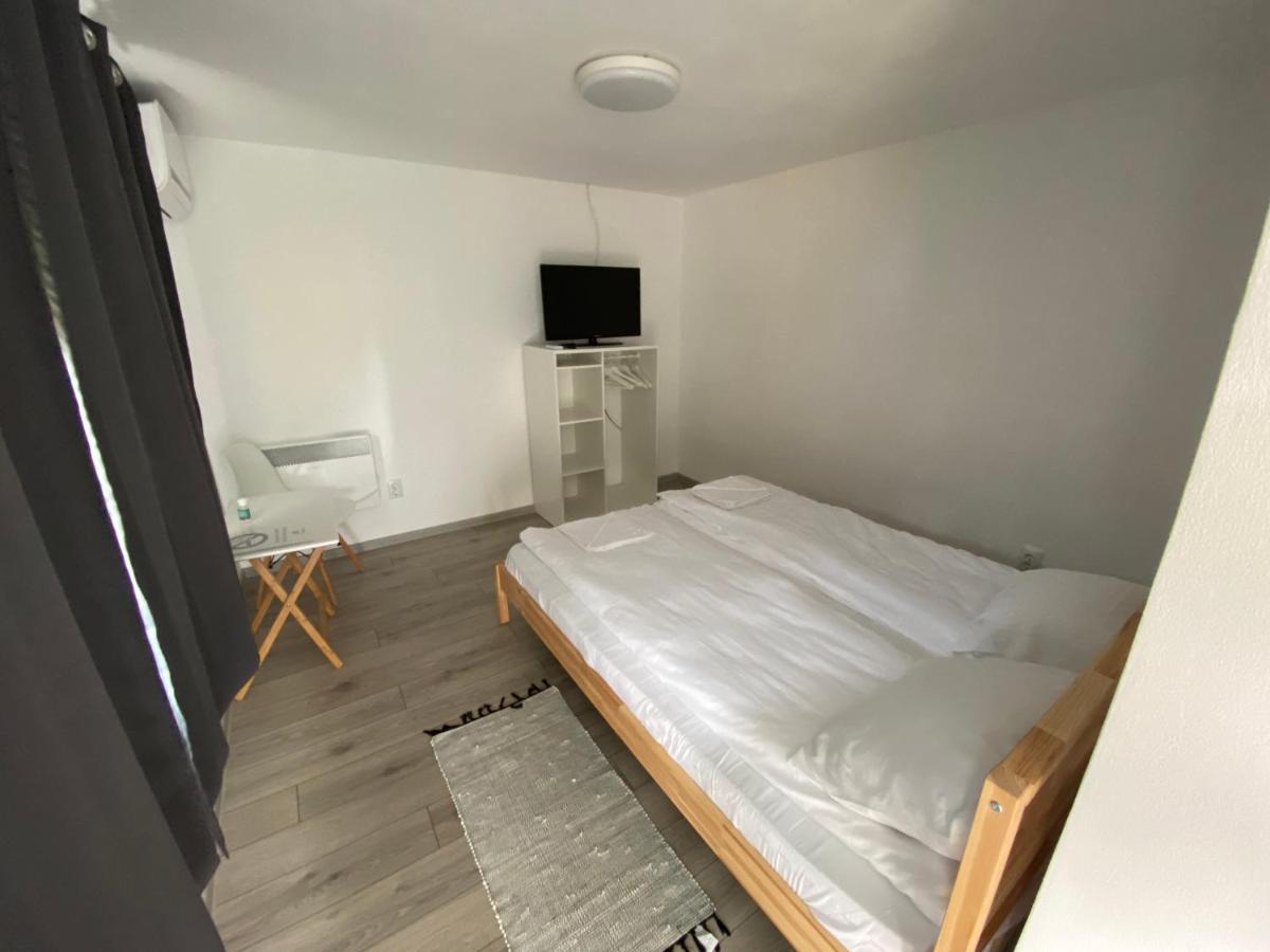 Pixel Guesthouse Tîrgu Secuiesc المظهر الخارجي الصورة