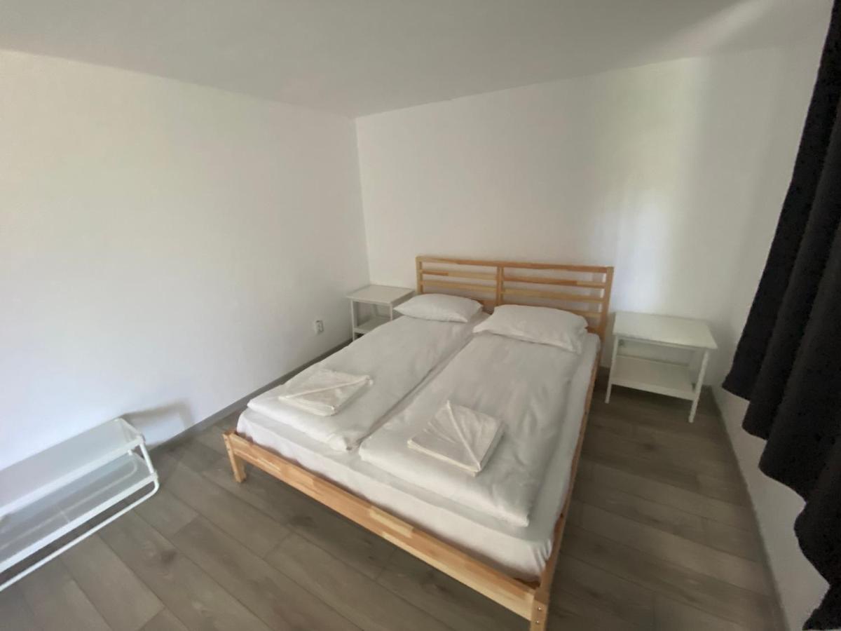 Pixel Guesthouse Tîrgu Secuiesc المظهر الخارجي الصورة