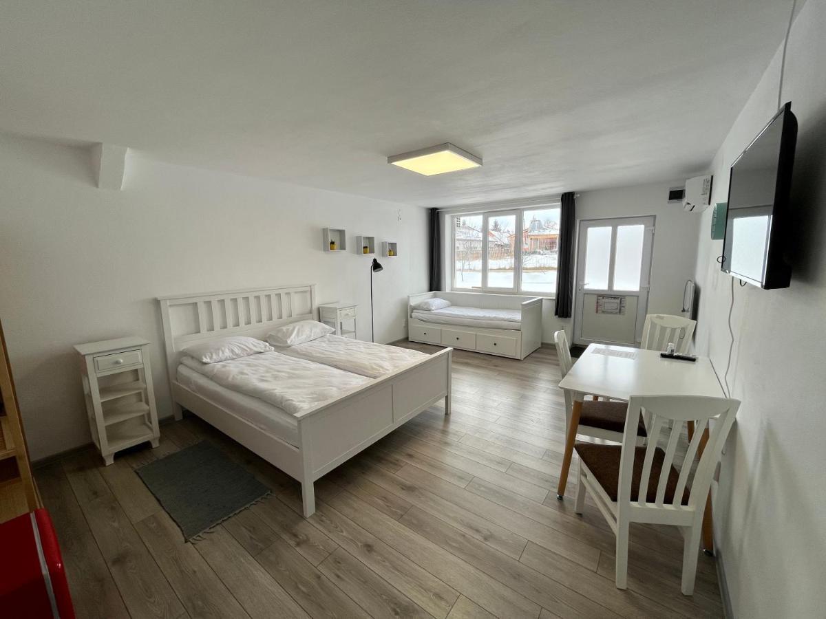 Pixel Guesthouse Tîrgu Secuiesc المظهر الخارجي الصورة