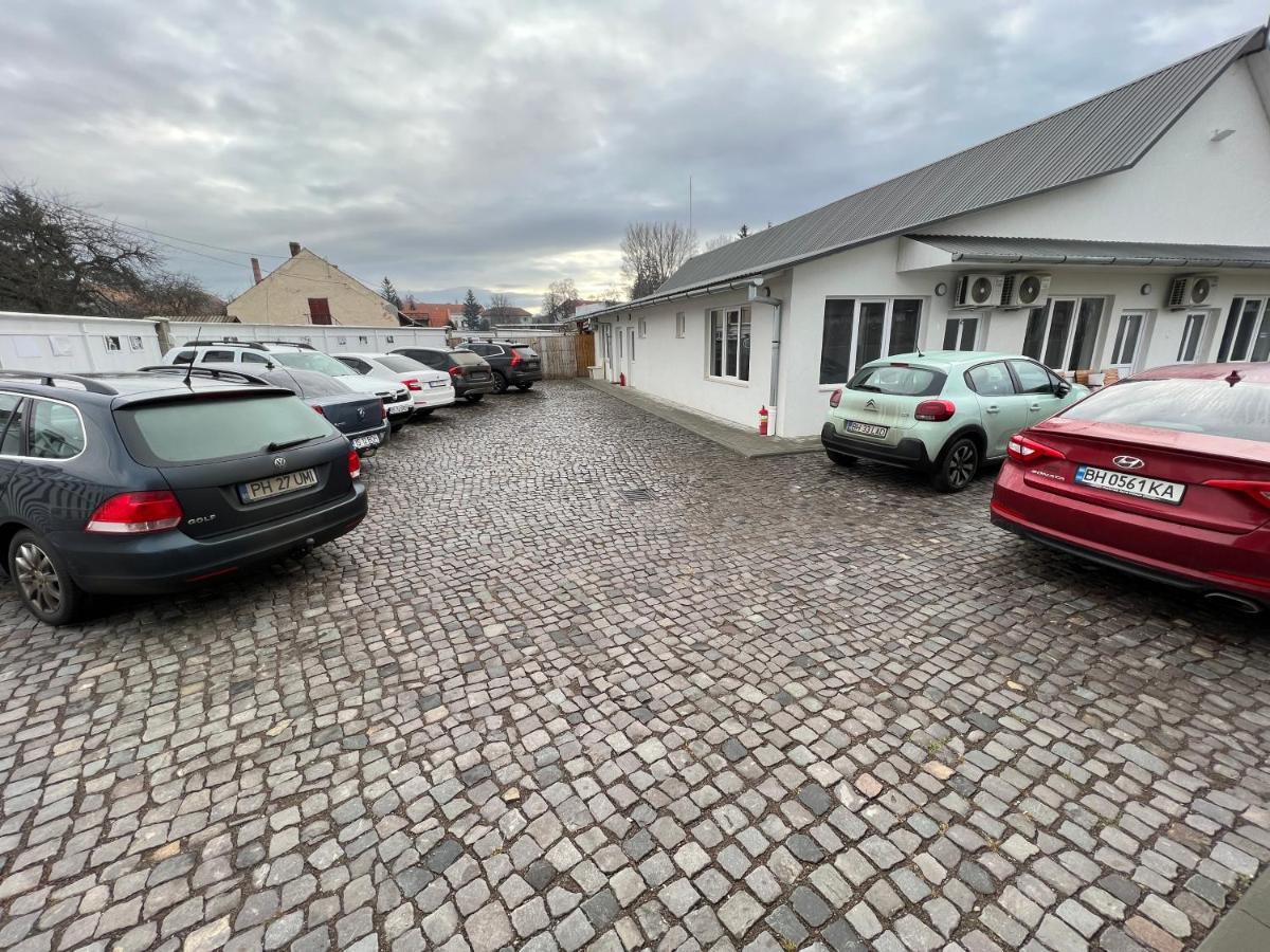 Pixel Guesthouse Tîrgu Secuiesc المظهر الخارجي الصورة